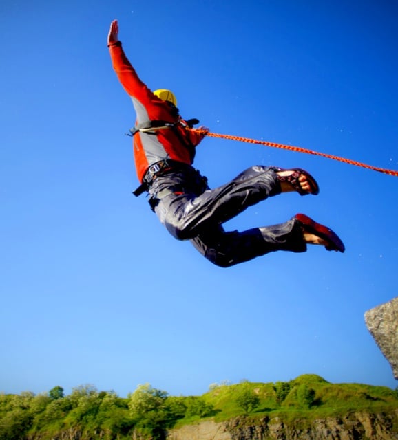 Feature-US-Bungee-Jumping-By-Vitalii-Nesterchuk-Shutterstock copy
